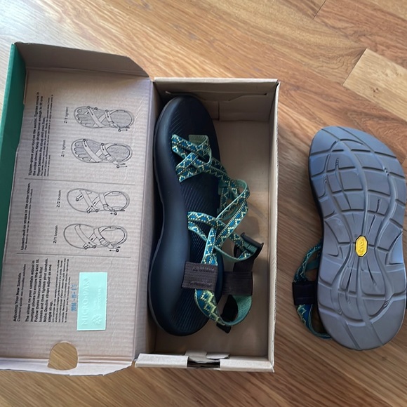 womens chaco sandals near me